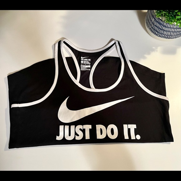 Nike Tops - Women’s Nike Tank Top